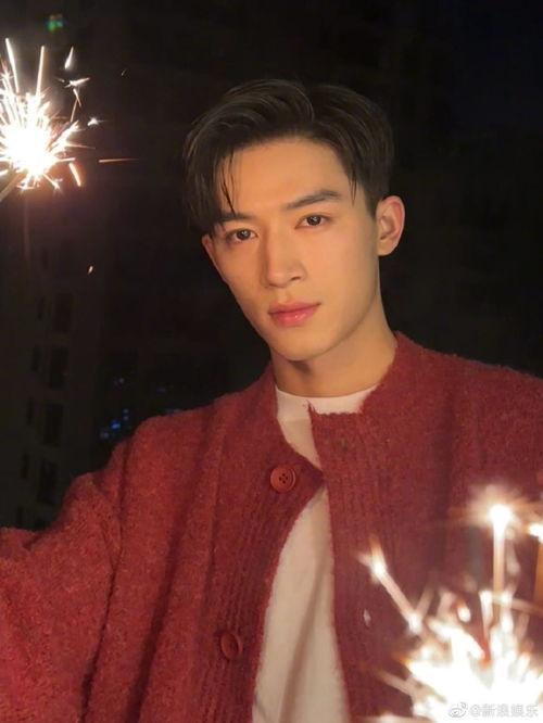 周也恋情爆料最新,甜蜜恋情引发网友热议